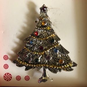 Jewelry - Holiday Christmas tree ๐ pin Jewelry - Holiday Christmas tree ๐ pin